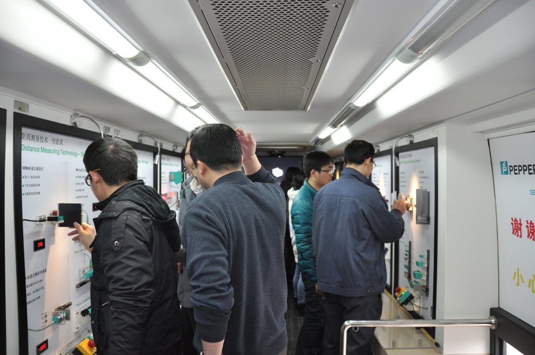 倍加福携多款传感器探访IM网页版公司-5.jpg